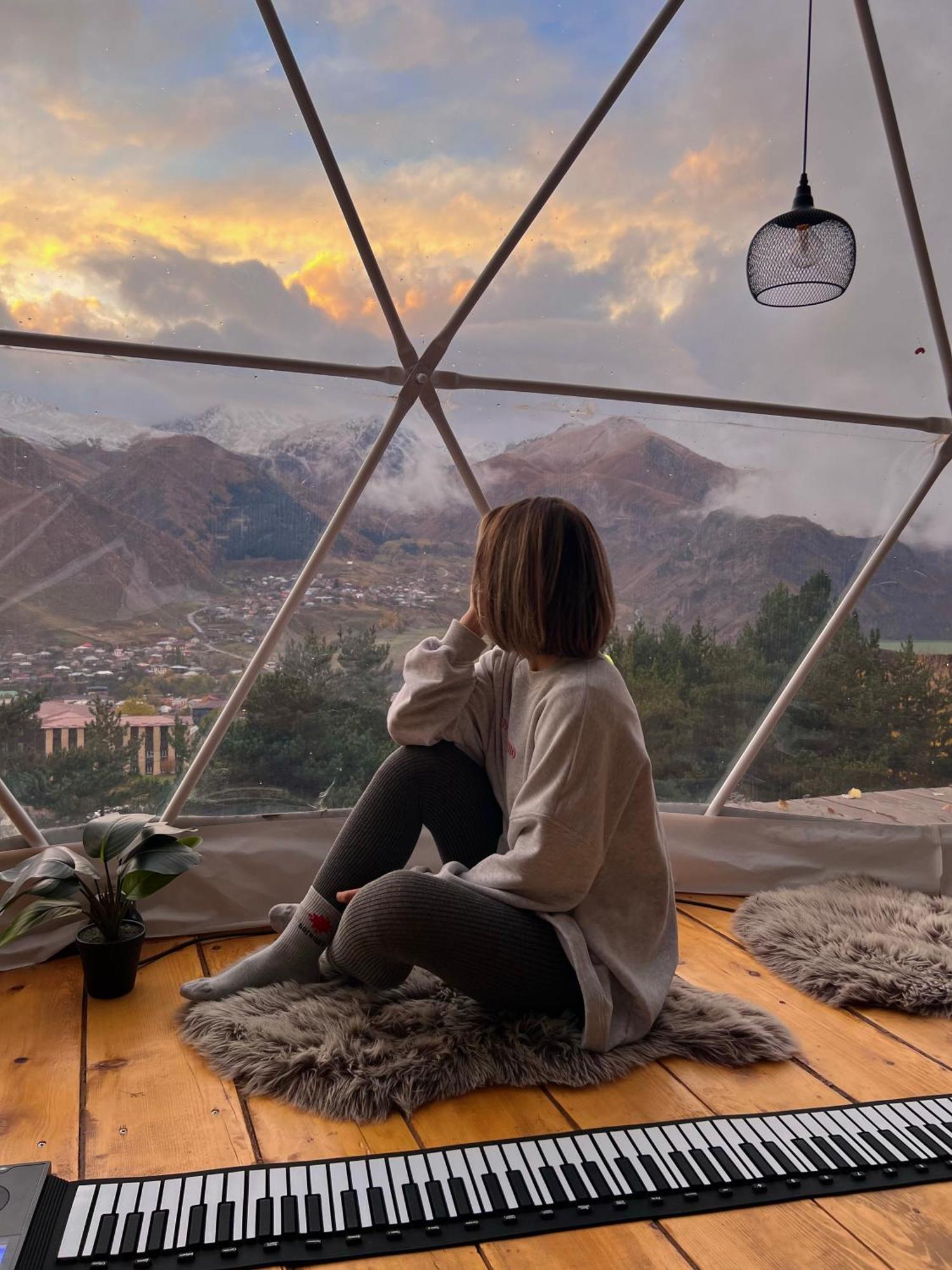 Elia Glamping Luxury tent Stepantsminda